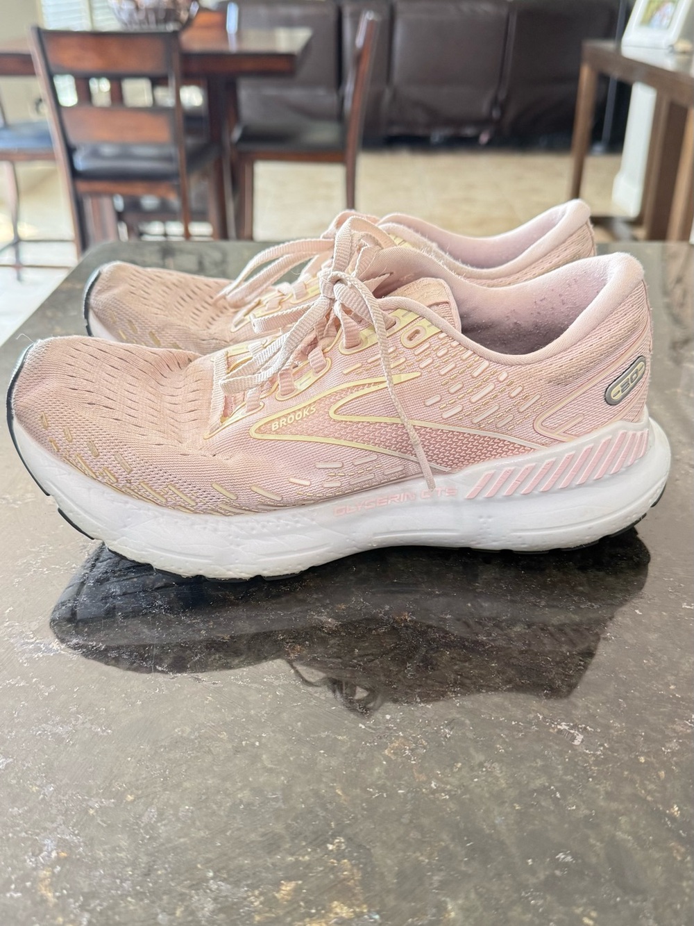 Brooks Women's Glycerin 20 Running Shoe in Light Pink and Cream - Picture 7 of 11